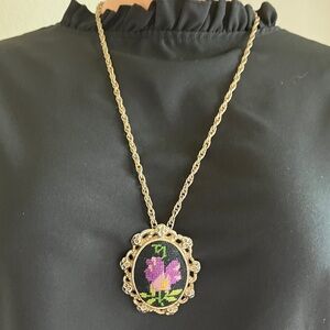 Vintage 1970s Needlepoint Embroidery Purple Violet Flower Brooch Necklace‎